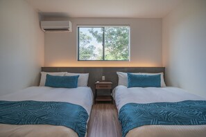 Desk - Urban Villa Resort Onna (Onna)