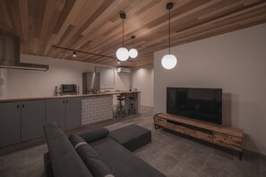 TV - Urban Villa Resort Onna (Onna)