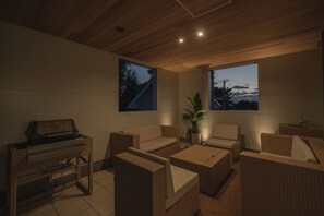 Interior - Urban Villa Resort Onna (Onna)