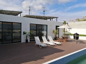 Outdoor dining - Salty House (Urasoe)