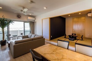Interior - Minato Chatan Seaside Condominium (Chatan)