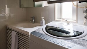 Bathroom - Minato Chatan Seaside Condominium (Chatan)