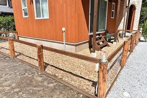 Exterior detail - Dog Dept Garden Hotel Karuizawa (Karuizawa)