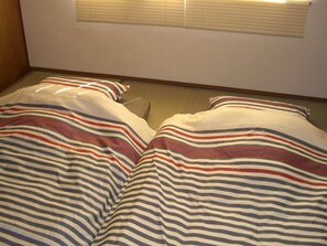 Desk, iron/ironing board - Cottage Clover (Biei)