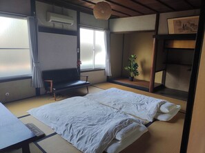 Desk - Maroyashiki (Ozu)