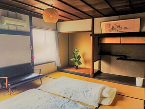 Desk - Maroyashiki (Ozu)