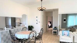 Interior - Rose Terrace Bise (Motobu)