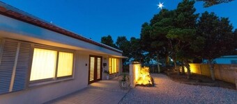 Minamijyujisei Resort Shiraho Nostalgy Garden