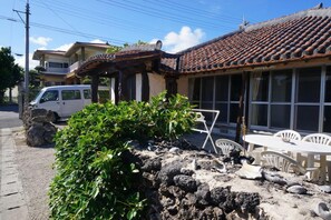 Outdoor dining - Minshuku Kunya (Ishigaki)
