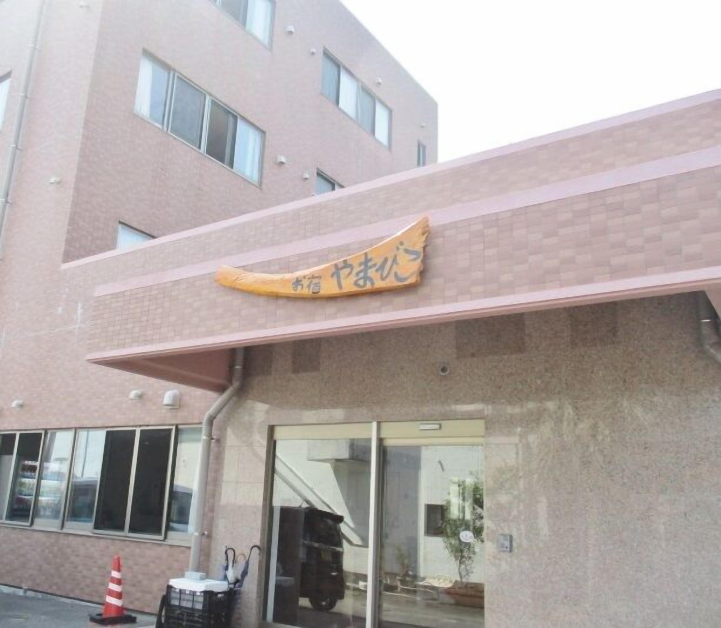 تفاصيل الفندق من الخارج