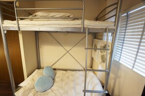 Room - Izu no Ie Moana (Ito)