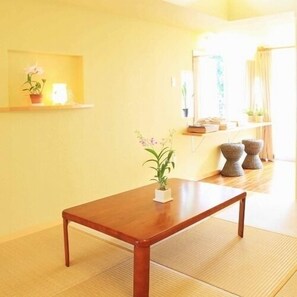 Interior - Hanaribira (Uruma)