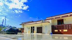 Exterior - Oceans Cottage (Nago)