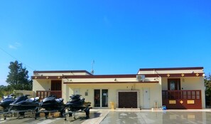 Exterior - Oceans Cottage (Nago)
