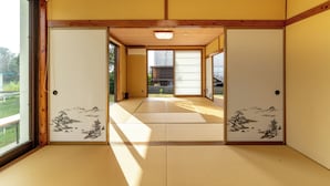 Unclassified image, 5 of 11, button - Green Beach Iejima <iejima> (Ie)
