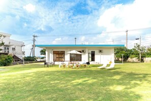 Outdoor dining - Green Beach Iejima <iejima> (Ie)