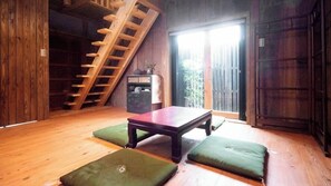 Interior - Gamouya (Sakaide)