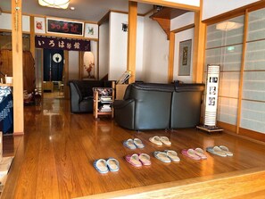 Lobby - Dorogawa Onsen Iroha Ryokan (Tenkawa)