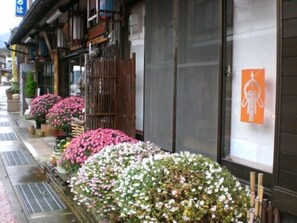 Exterior detail - Dorogawa Onsen Iroha Ryokan (Tenkawa)
