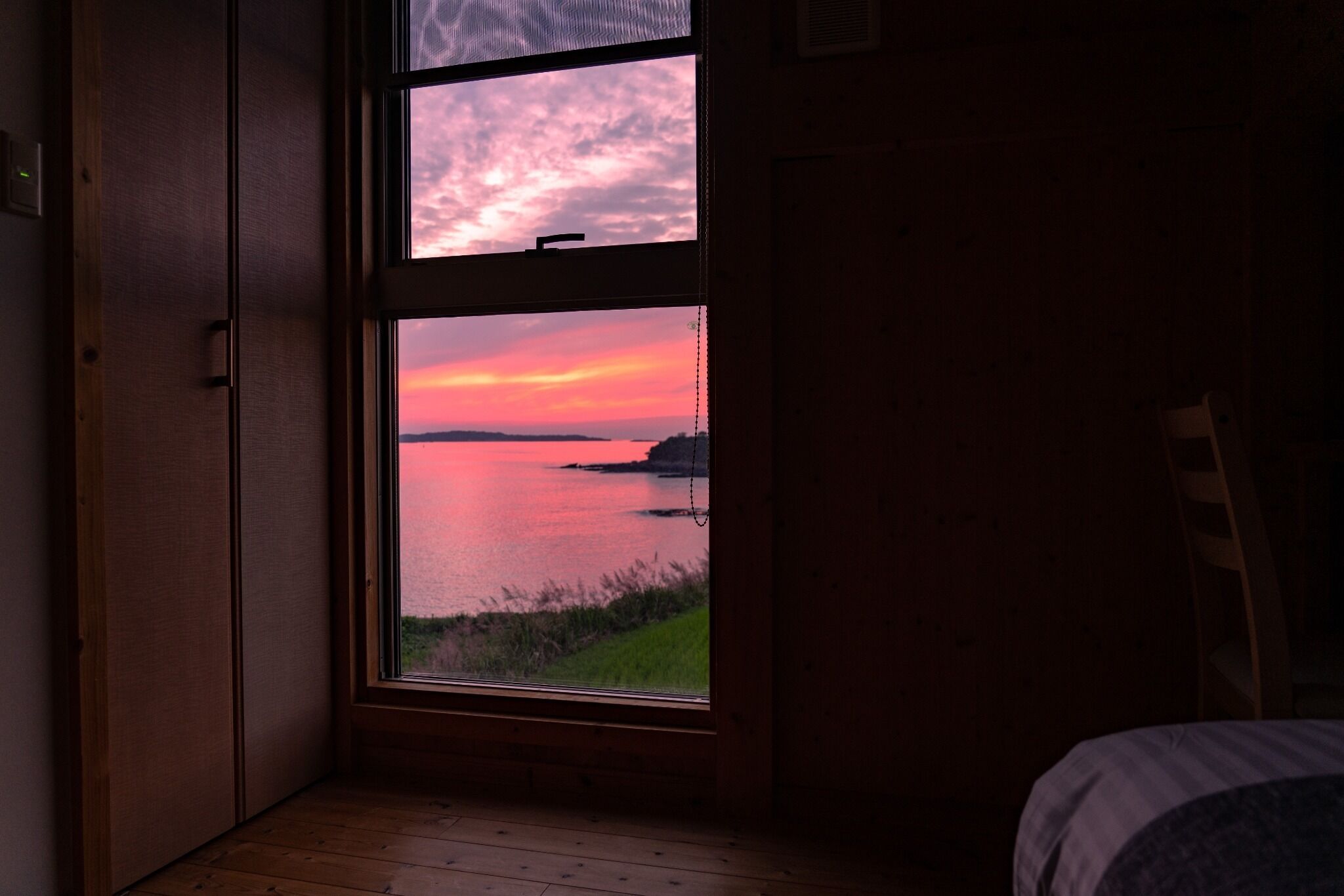 Desk, iron/ironing board