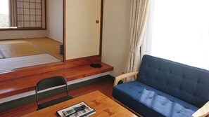 Interior - Country House Tsuberi (Asahi)