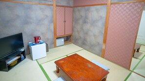 Interior - Takiyoshi Guesthouse (Tanabe)