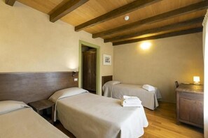 Una scrivania, Wi-Fi gratuito, accesso in sedia a rotelle