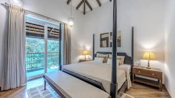 Deluxe Villa, Garden View | Iron/ironing board, free WiFi