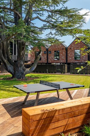 Terrace/patio - Brand New City Townhouse with Free Parking (Christchurch)