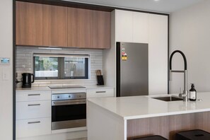 Refrigerador, microondas, lavavajillas, tostadora