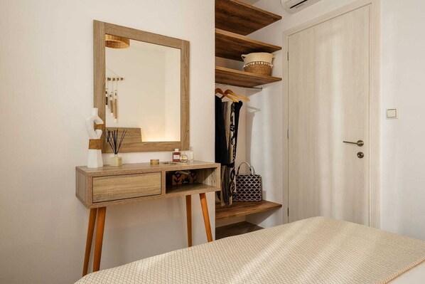 Cuna de viaje, wifi gratis y ropa de cama 