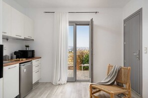 Interior - Julies, Sunset Bliss Apartment – Agia Anna (Naxos)