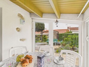Dining - 200m from the sea, house for 7 with garden (La Guérinière)