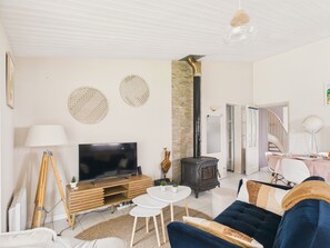 TV - 200m from the sea, house for 7 with garden (La Guérinière)