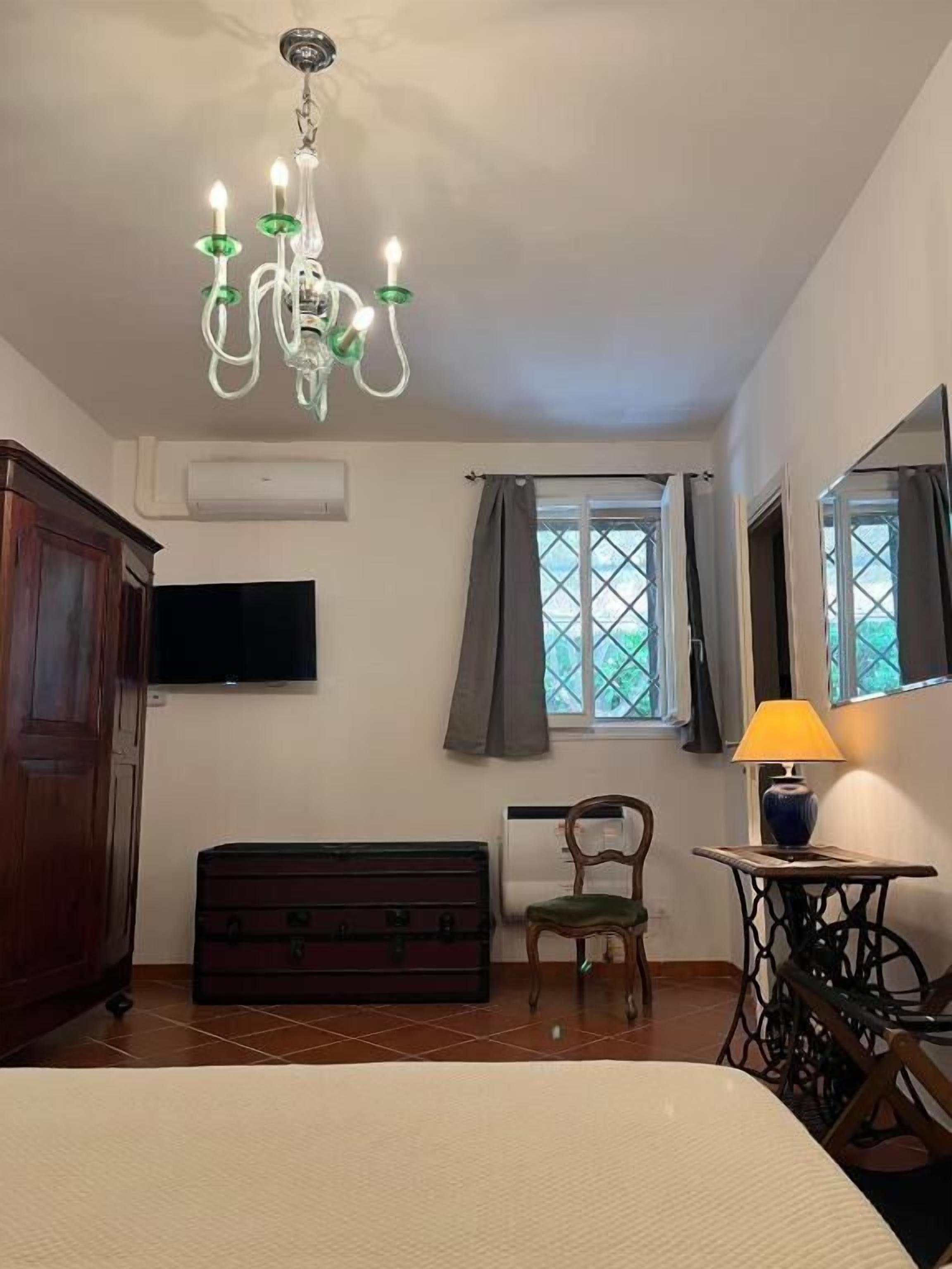 Comfort-Doppelzimmer, Terrasse, Blick auf den Innenhof | Kostenloses WLAN