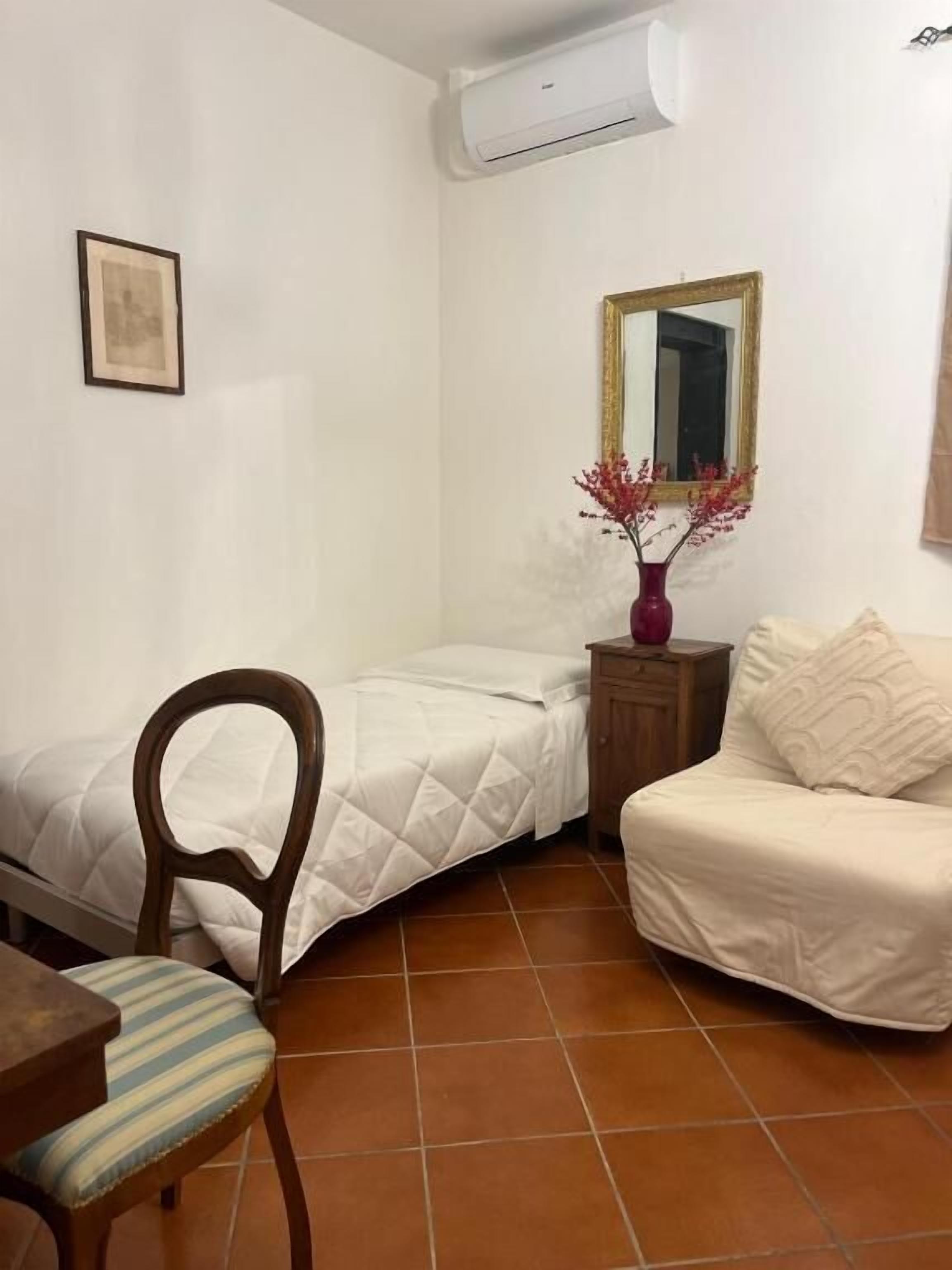 Phòng 3 phong cách cổ điển, quang cảnh sân vườn | Nội thất