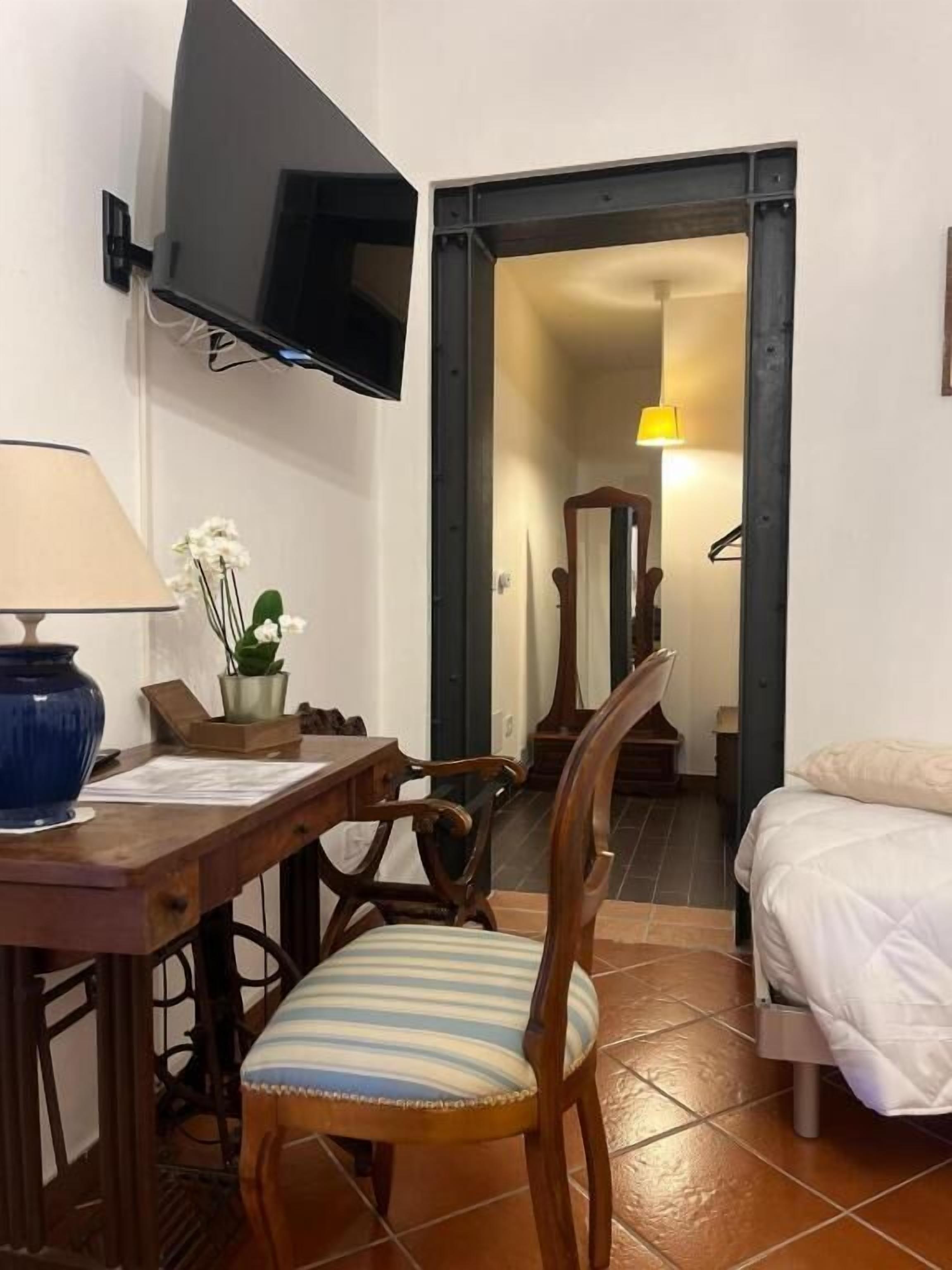 Phòng 3 phong cách cổ điển, quang cảnh sân vườn | Truy cập Internet không dây miễn phí 