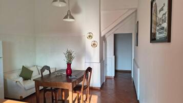 Doppia Superior, patio, vista cortile | Ristoranti