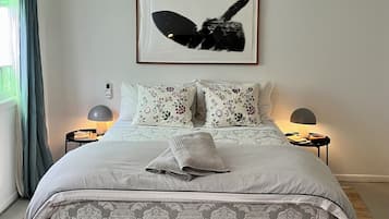 2 bedrooms, WiFi, bed sheets