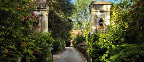 Enceinte de lâhĂ©bergement
