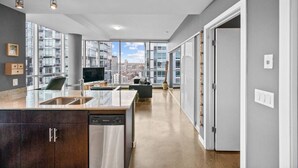 Interior - DT Views | UG Park | Walk to Saddledome |AC (Calgary)