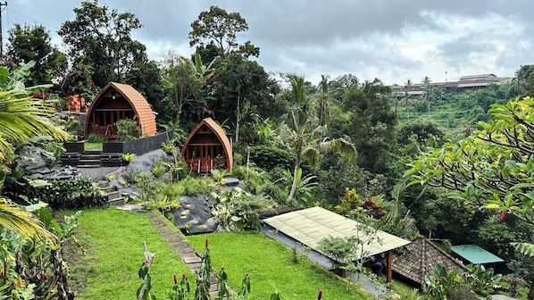 Bangalô panorâmico, 1 quarto, sacada, vista para o jardim | Área da propriedade