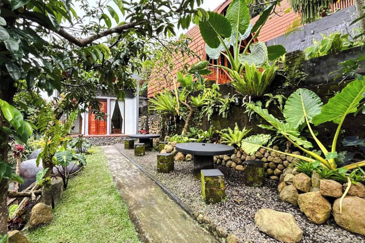 Deluxe Suite, 1 Bedroom, Private Bathroom, Garden View | Free WiFi