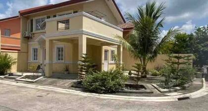 Soothing 3-bedroom house with AC in Cabanatuan City