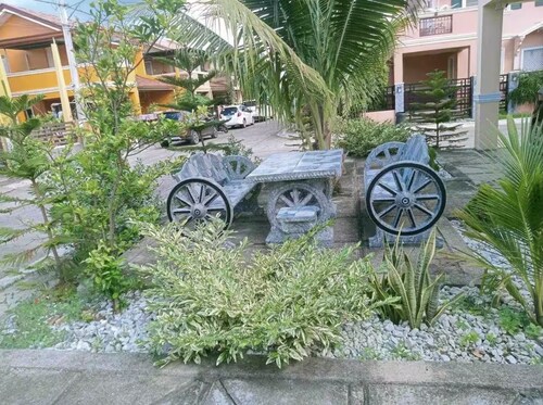 Soothing 3-bedroom house with AC in Cabanatuan City