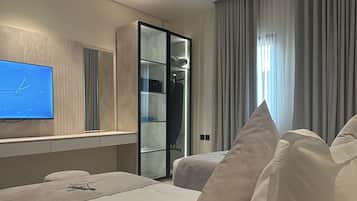 Deluxe Twin Room | Iron/ironing board, free WiFi, bed sheets