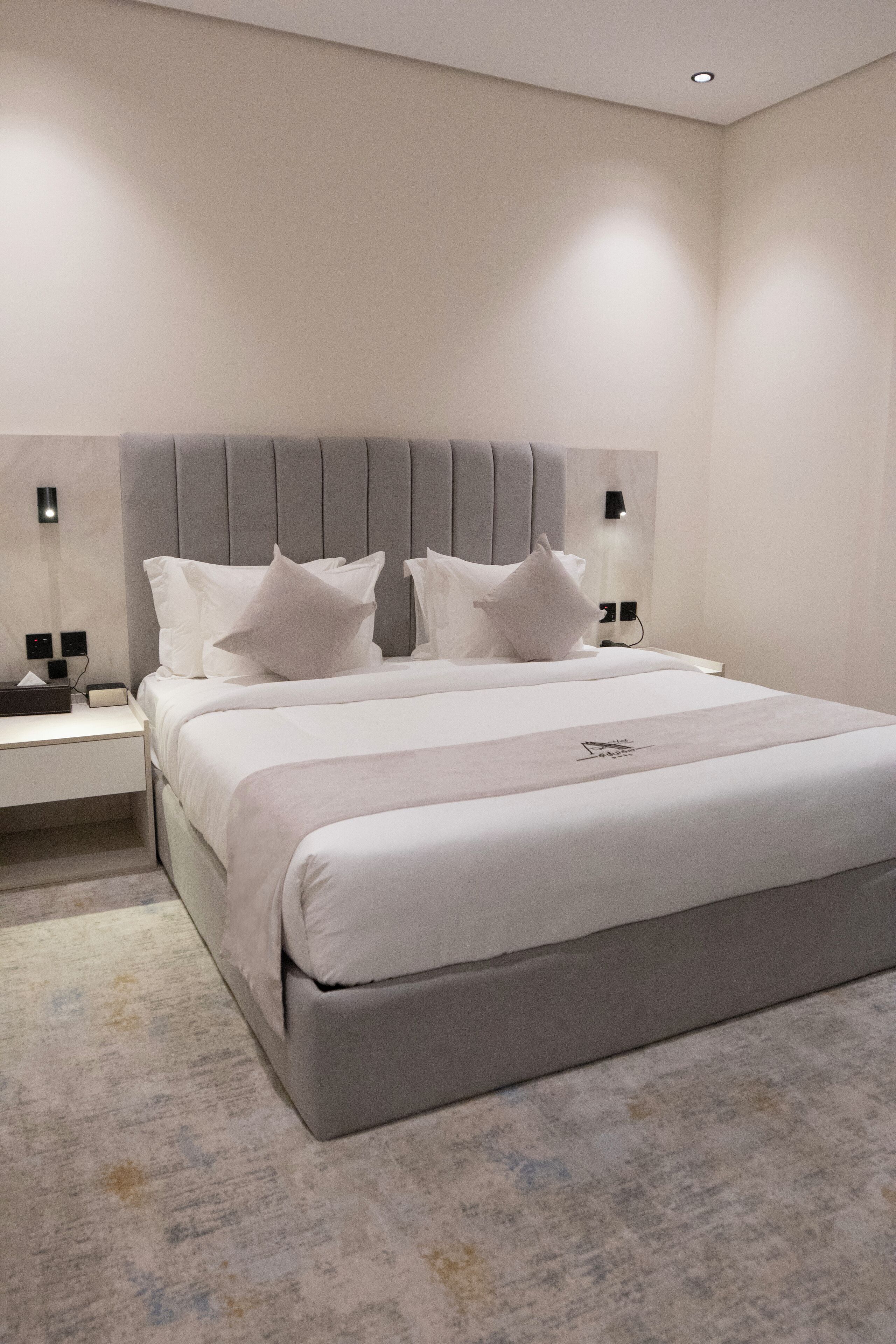 Deluxe-Einzelzimmer, Nichtraucher | Bügeleisen/Bügelbrett, kostenloses WLAN, Bettwäsche