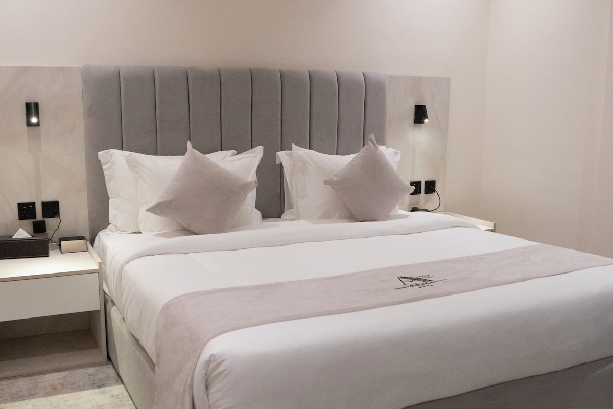 Deluxe-Einzelzimmer, Nichtraucher | Bügeleisen/Bügelbrett, kostenloses WLAN, Bettwäsche