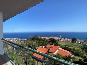 Property grounds - Oceanview Gateway 
Beautiful 2Bed/2Bath Apartment (Caniço)