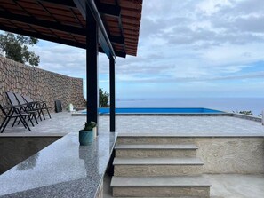 Terrace/patio - Suite 3 -
Private Veranda with Ocean view (Gaula)
